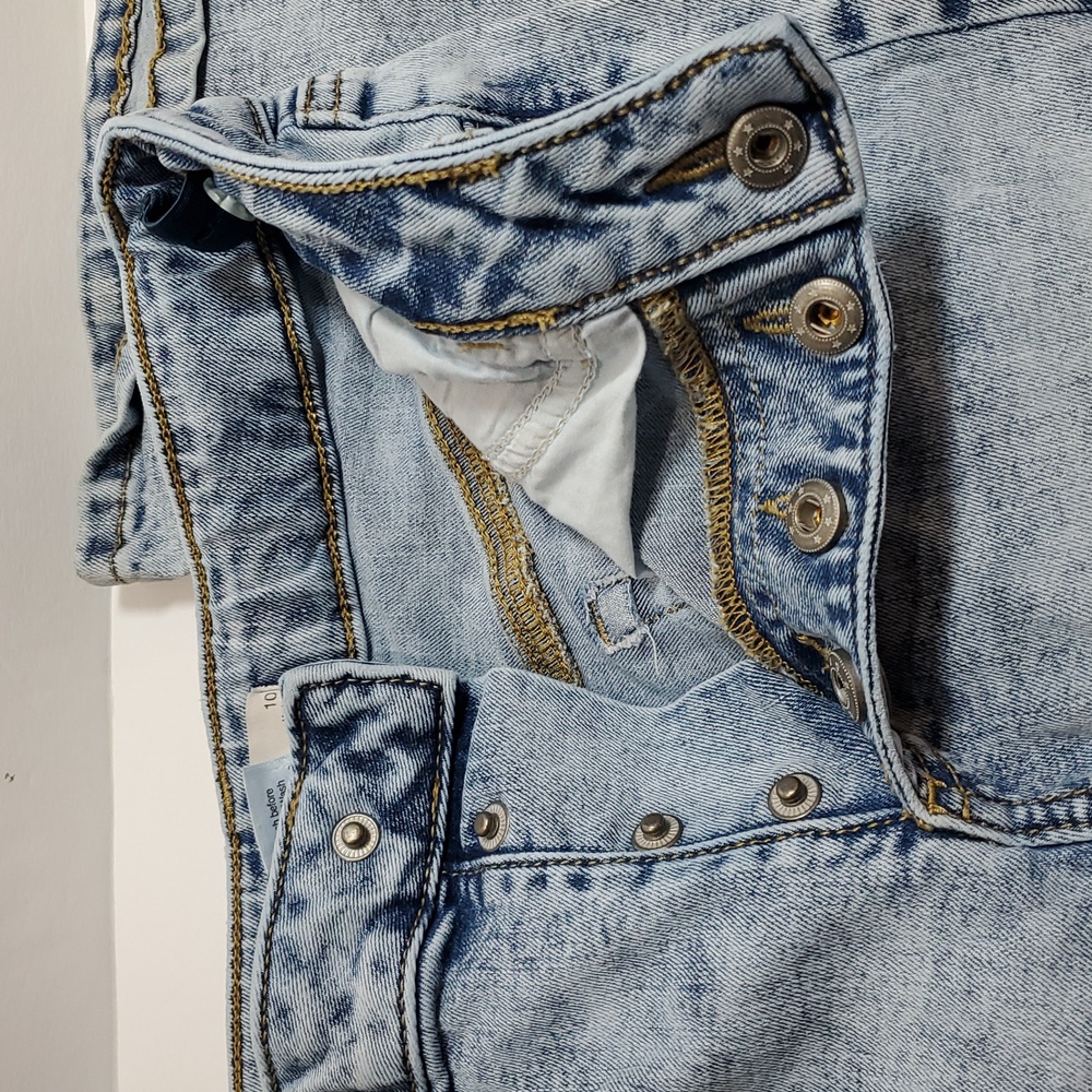 Girls Size 10 High Rise Jeans Butterfly Embroidered Light Blue Jeans Snap Front - Picture 4 of 12